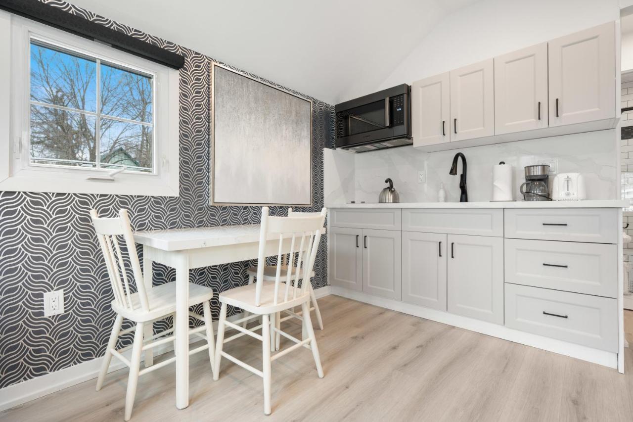 Luxe Lodges On Lake Erie พอร์ตโดเวอร์ ภายนอก รูปภาพ
