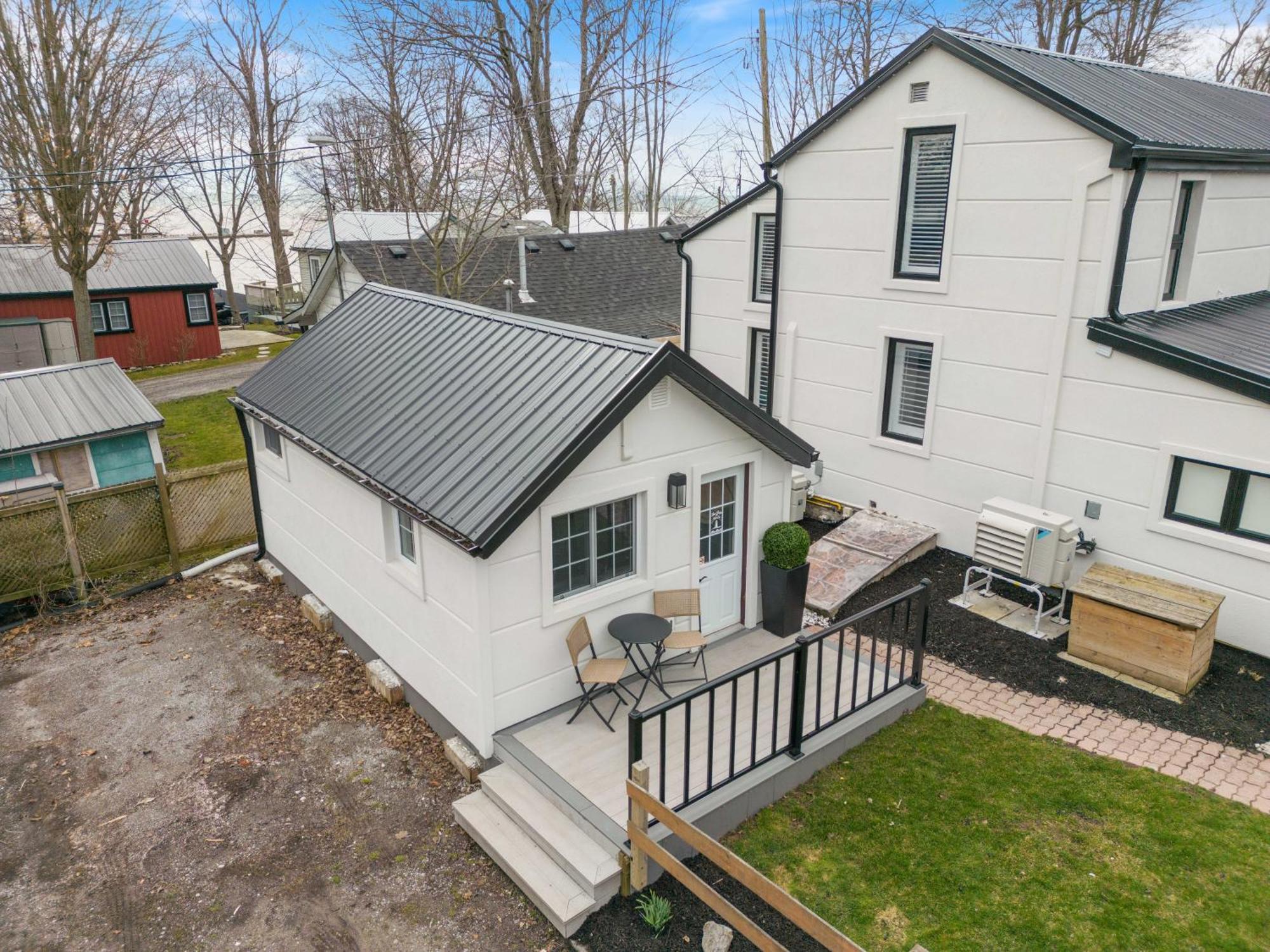 Luxe Lodges On Lake Erie พอร์ตโดเวอร์ ภายนอก รูปภาพ