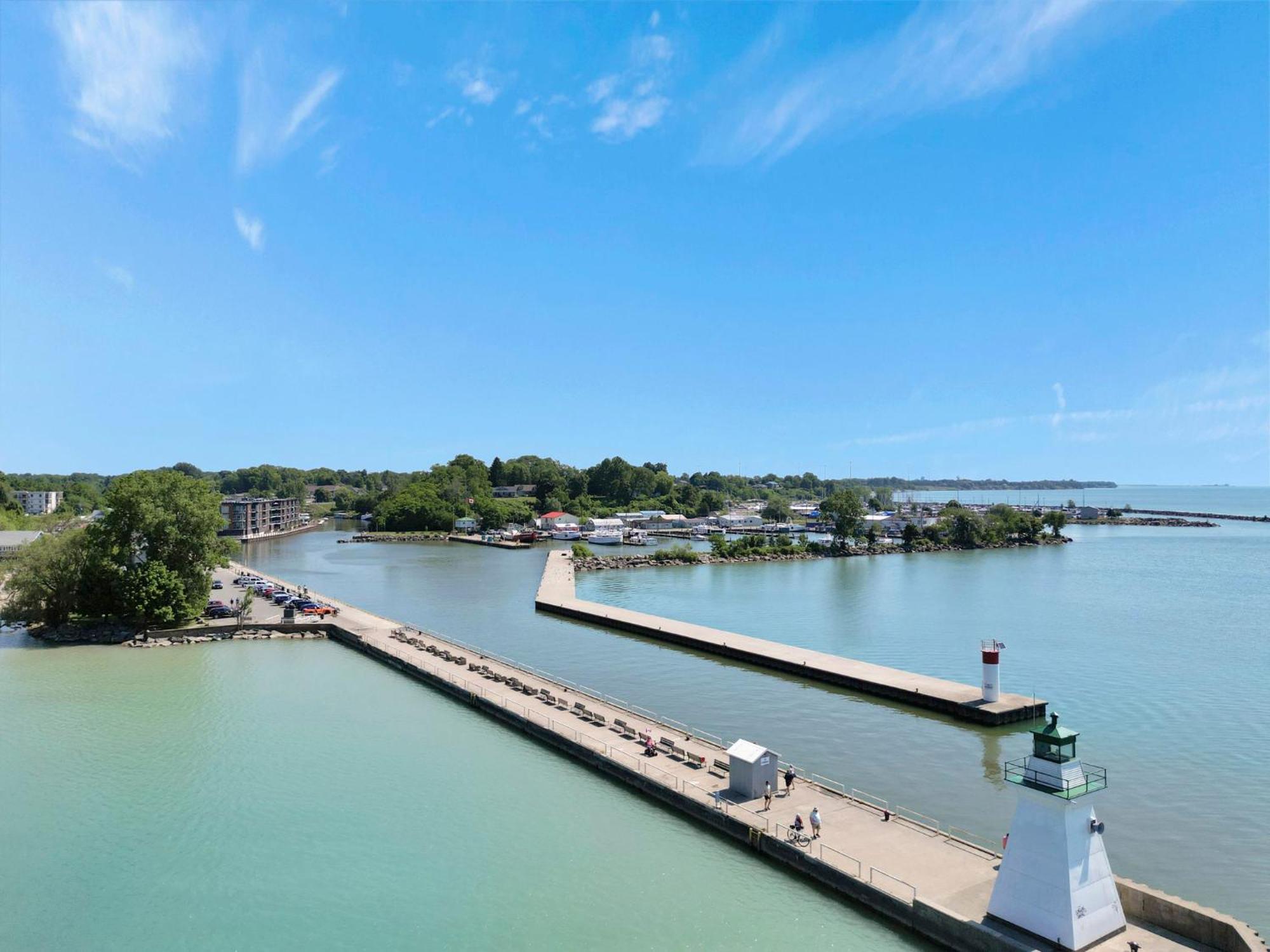 Luxe Lodges On Lake Erie พอร์ตโดเวอร์ ภายนอก รูปภาพ