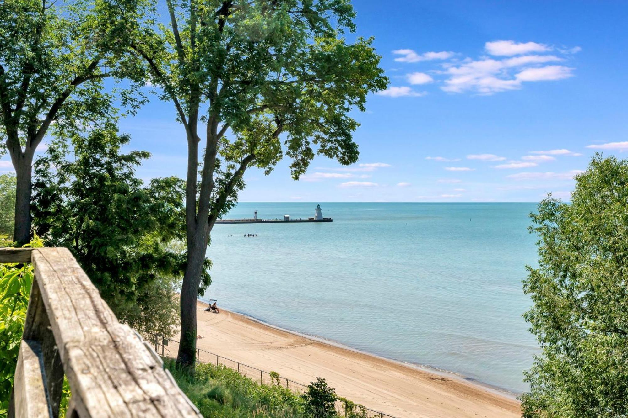 Luxe Lodges On Lake Erie พอร์ตโดเวอร์ ภายนอก รูปภาพ